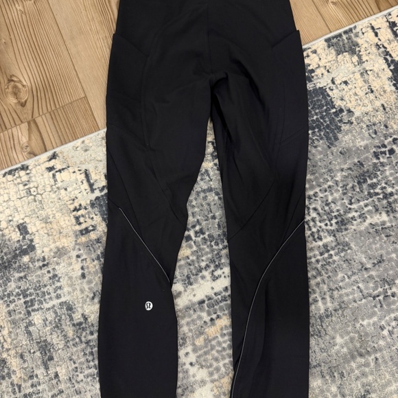 Lululemon Lead The Pack Crop 23" Black Size 4 - Picture 3 of 5